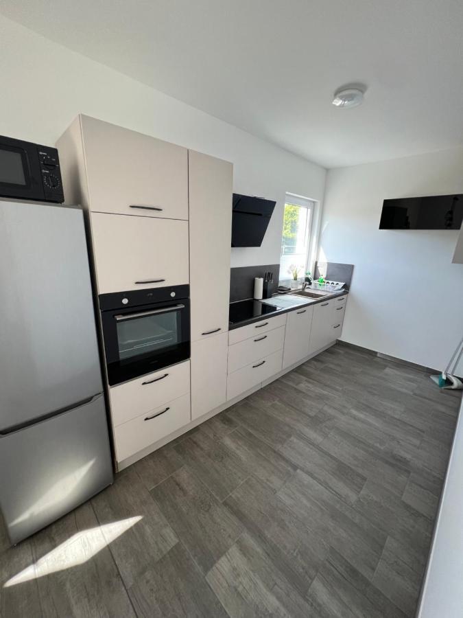 Doppelhaushaelfte Mit Terrasse Vila Elmenhorst/Lichtenhagen Exterior foto
