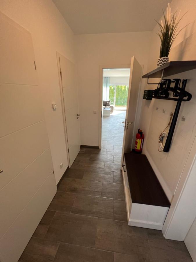 Doppelhaushaelfte Mit Terrasse Vila Elmenhorst/Lichtenhagen Exterior foto